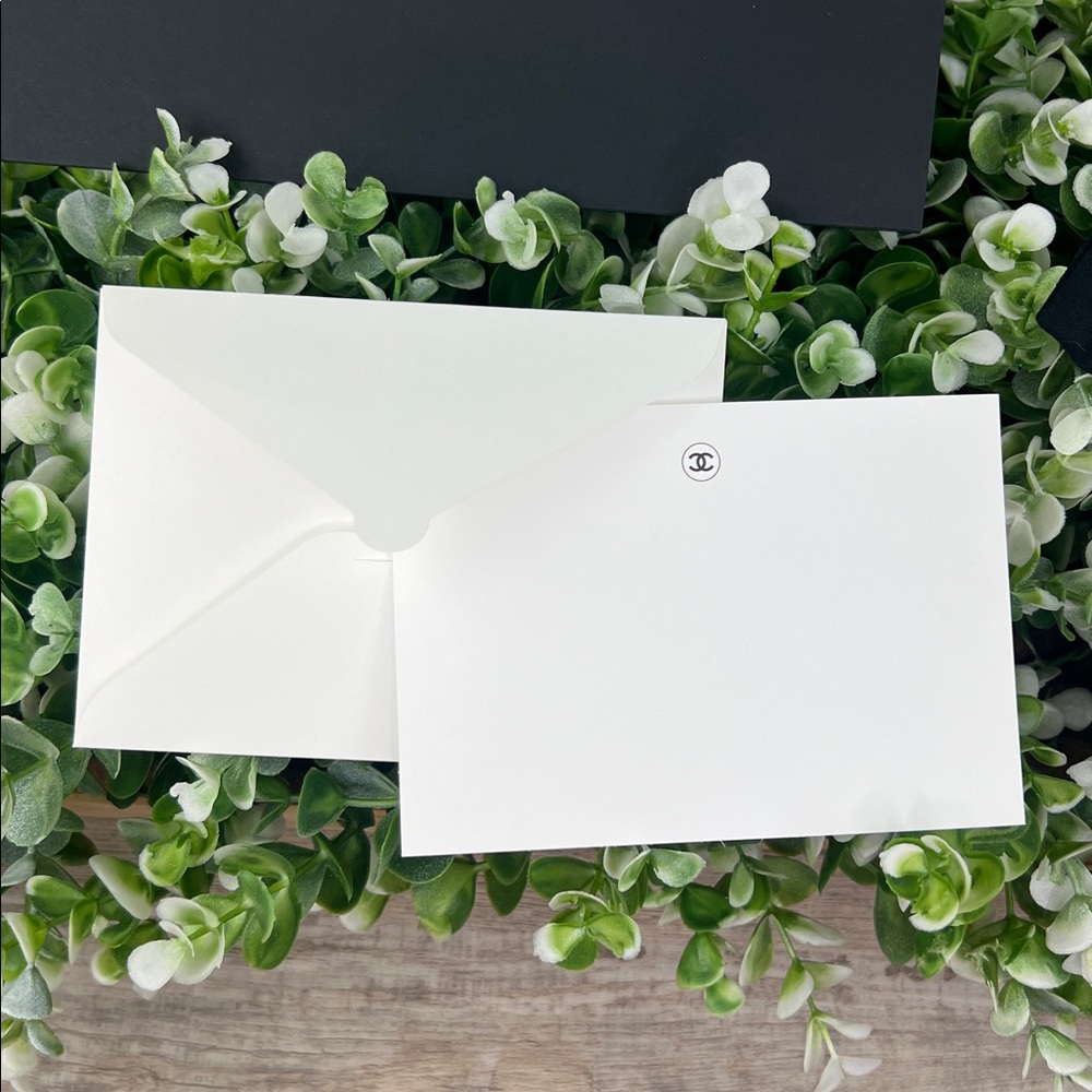 CHANEL Blank Card and Drawstring Pouch Gift Set - Picture 4 of 11